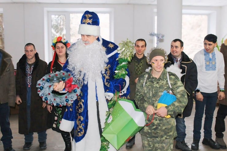 В Смілі діти завітали до представників влади з різдвяними колядками