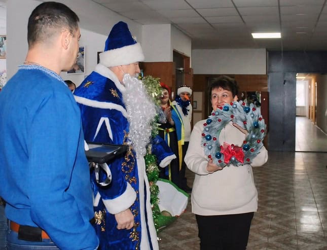 В Смілі діти завітали до представників влади з різдвяними колядками