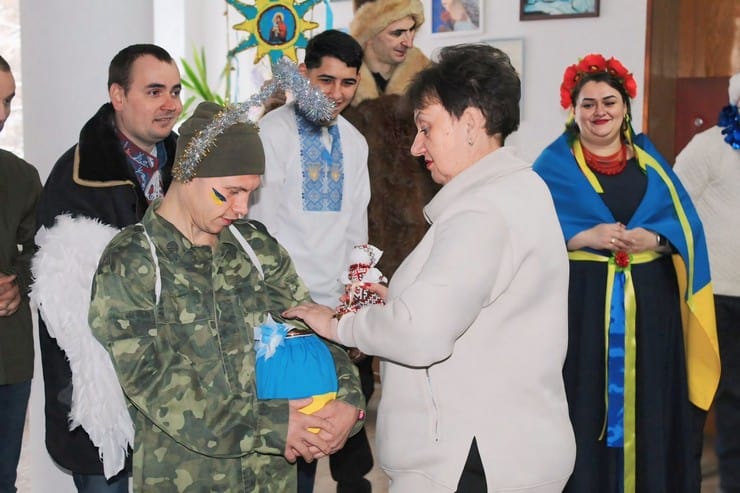 В Смілі діти завітали до представників влади з різдвяними колядками