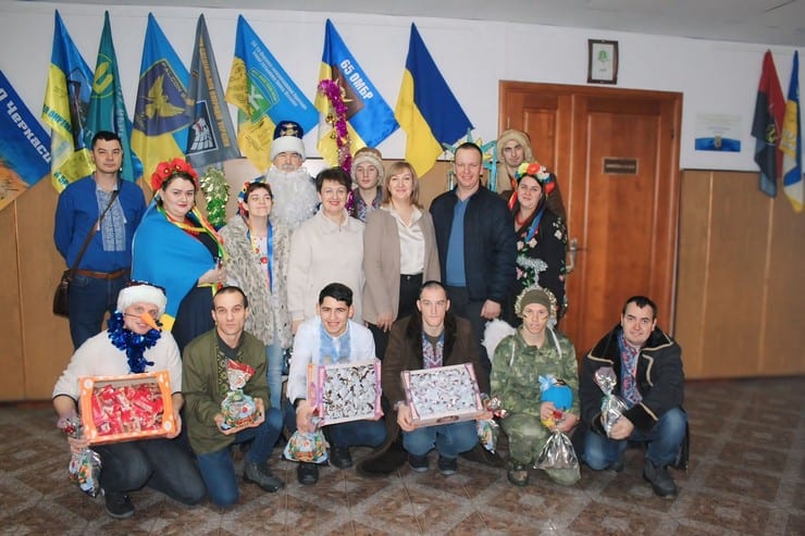 В Смілі діти завітали до представників влади з різдвяними колядками