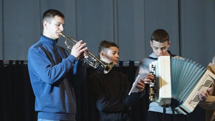 В Смілі відбулося благодійне свято для дітей: театралізована вистава і подарунки з Німеччини