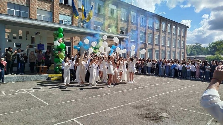 Останній дзвоник в Смілі: цьогоріч в школах 433 випускники 11 класів та 655 дев’ятикласників