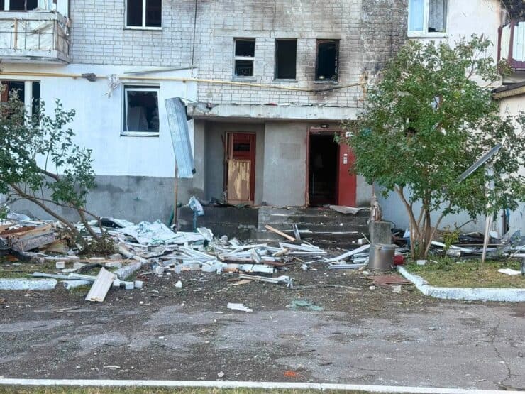 Всі подробиці про обстріл Сміли сьогодні вночі: безпілотник влучив в багатоповерхівку, 5 потерпілих, багато руйнувань